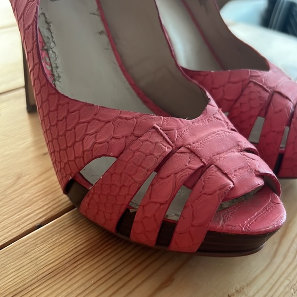 Guess Y2K Vintage Pink Platform Peep-toe Heels - Picture 4 of 8